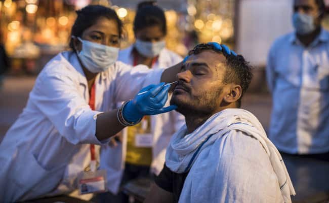 India Coronavirus : लगातार तीसरे दिन डेढ़ लाख से ज्यादा मामले, एक दिन में 1.61 लाख केस और 879 मौतें