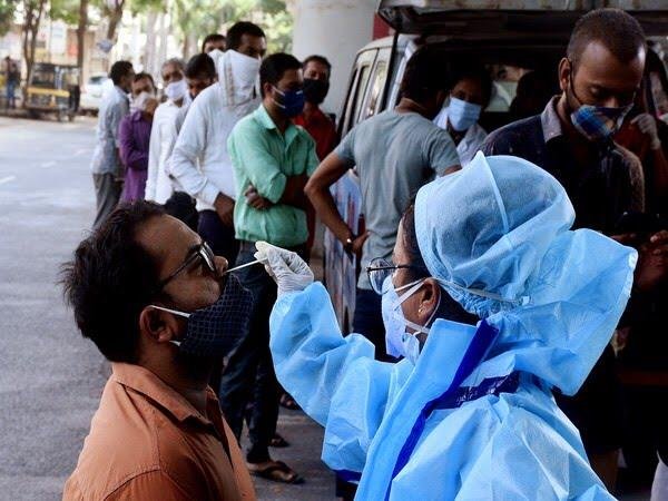ओमीक्रॉन आफत, दुनिया में दहशत, वैक्सीन बेअसर! 60 से ज्यादा देशों में फैल चुका, महाराष्ट्र में ओमीक्रॉन के 8, दिल्ली में 4 नए मामले,अब देश में नए वैरिएंट के मरीजों की संख्या हुई 57, WHO की चेतावनी, अस्पताल भर जाएंगे बढ़ सकती है मौतों की तादाद