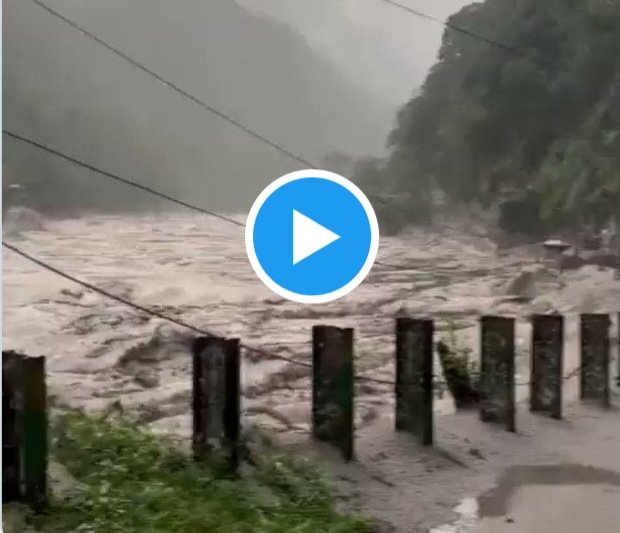 Sikkim Flash Floods: सिक्किम में बादल फटने से भारी तबाही, तीस्ता नदी में बाढ़ के हालात, सेना के 23 जवान लापता