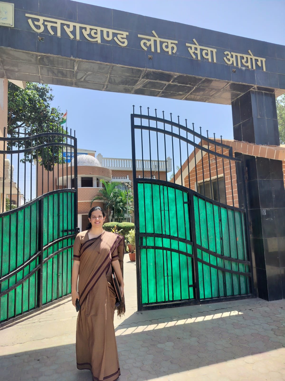 अदिति पुनेठा, डिप्टी एसपी में प्रथम रैंक, उत्तराखंड लोक सेवा आयोग।